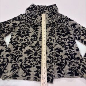 Christian Siriano Black and Cream Knit Cardigan Size XS Soft Wool Blend